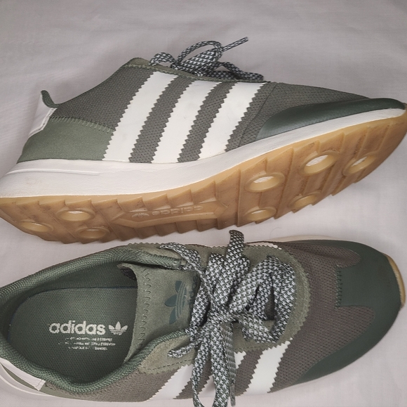 Adidas shoes - Picture 2 of 9